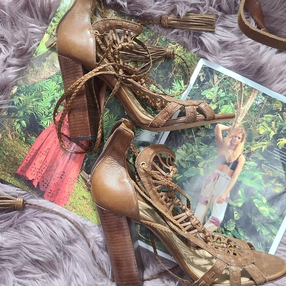 Dubai Heels - Picture 4 of 14